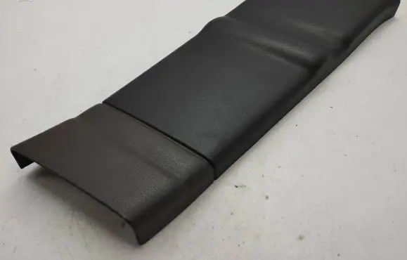 (B) pillar trim (bottom)