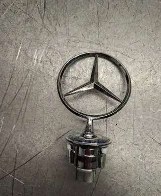 Mercedes-Benz E W212 Manufacturer badge logo/emblem