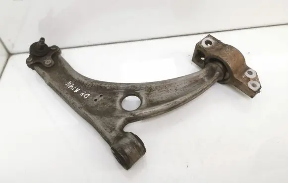 Volkswagen PASSAT B6 Front lower control arm/wishbone 3C0407153B