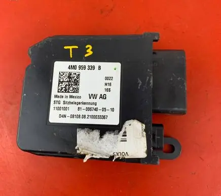 Volkswagen Jetta VI Seat control module 4M0959339B
