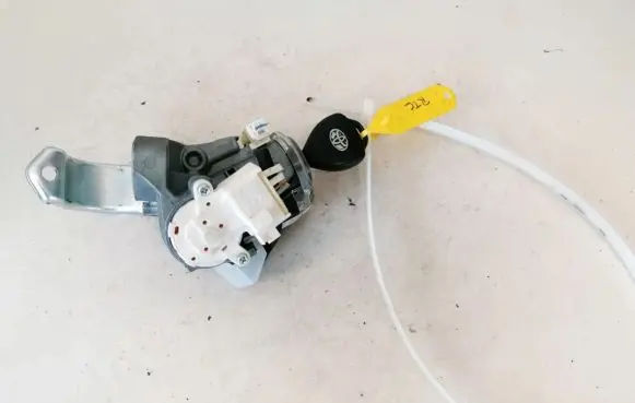 Toyota Avensis T270 Ignition lock 897830f010 89783-0f010