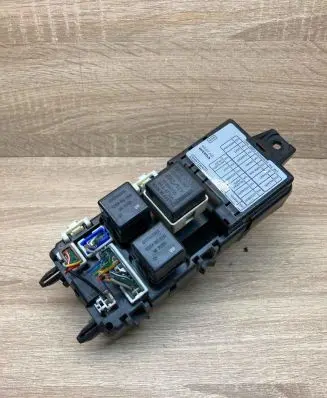 Volvo S40, V40 Fuse module 30865169 0917982