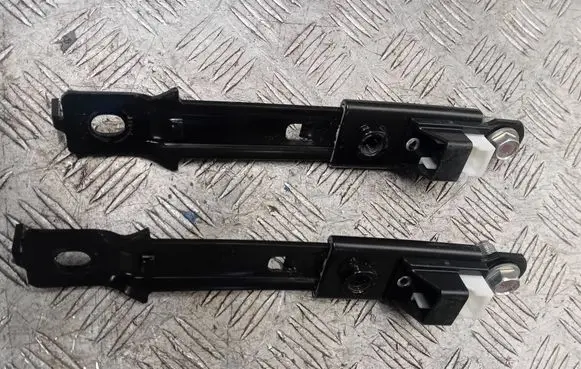 Mitsubishi Outlander Seat belt height adjuster 