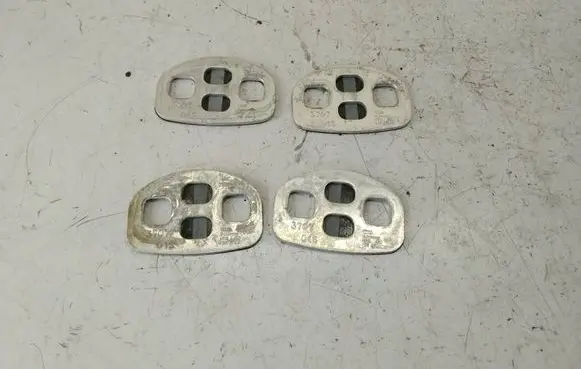 Audi A8 S8 D3 4E Front door lock loop/hook striker 4E0837279D