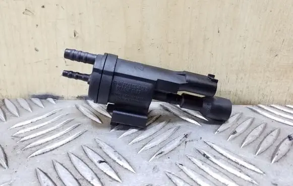 Mercedes-Benz E W212 Turbo solenoid valve 0025401497