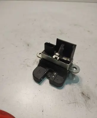 Volkswagen Touran I Loading door lock 