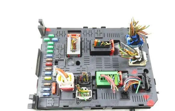 Peugeot 5008 Central body control module 966405908002