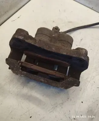 Nissan Navara D40 Front brake caliper
