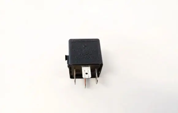 Mercedes-Benz S W220 Other relay a0025421319 v23134-b52-x336