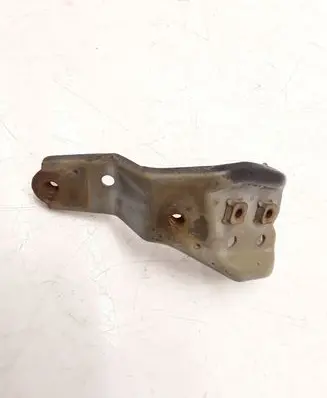 Toyota Avensis T270 Fender mounting bracket