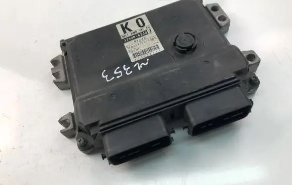 Suzuki Swift I Engine control unit/module ECU 3392062J02