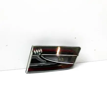 Tesla Model S Rear/tail lights 600592400D 00134114R
