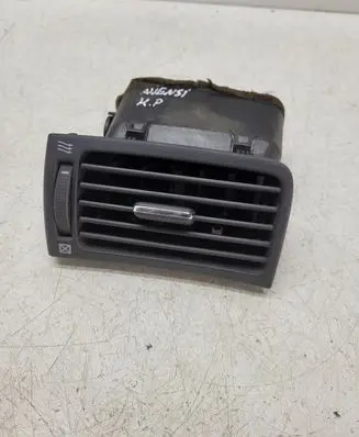 Toyota Avensis T250 Dashboard side air vent grill/cover trim