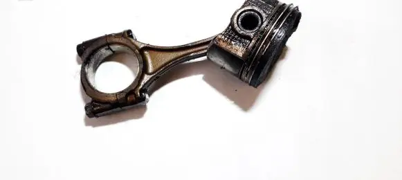 Lexus IS 200-300 Piston with connecting rod