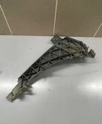 Audi Q7 4L Front bumper mounting bracket 4L0807283B