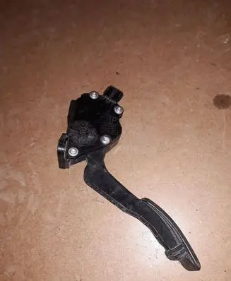 Subaru Outback (BS) Accelerator throttle pedal 36010AL040