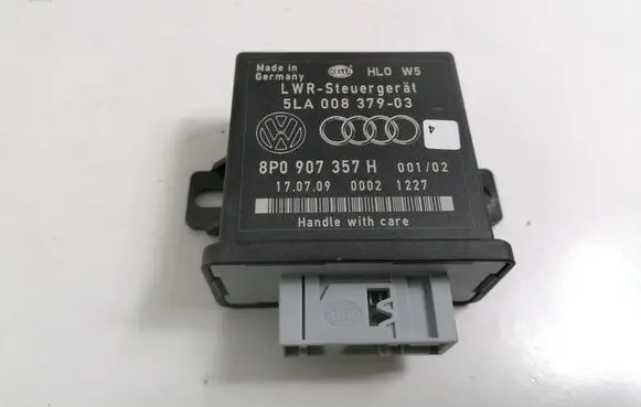 Audi A6 S6 C6 4F Light module LCM 5LA008379 8P0907357H