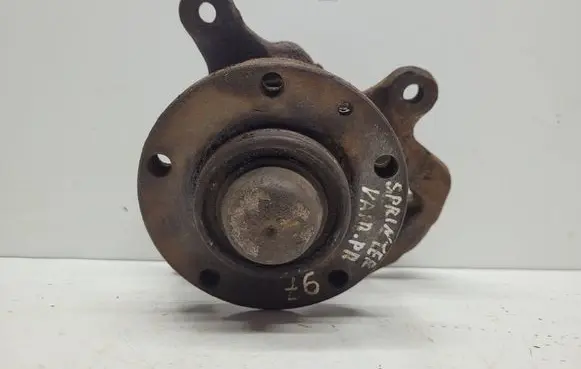 Front wheel hub