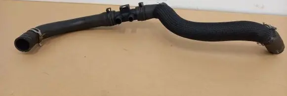 Engine coolant pipe/hose