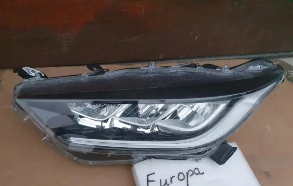 Toyota Yaris XP210 Headlight/headlamp 0259530