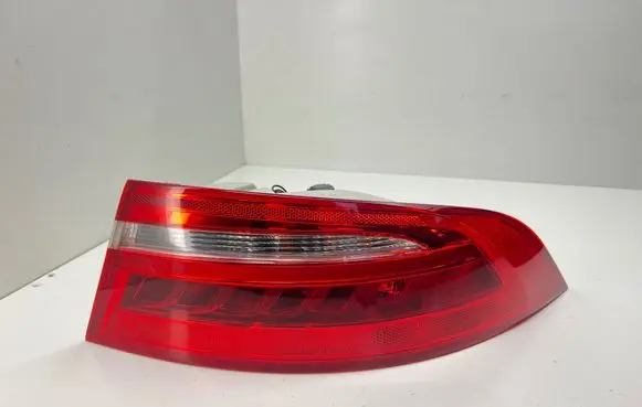 Jaguar XE Rear/tail lights