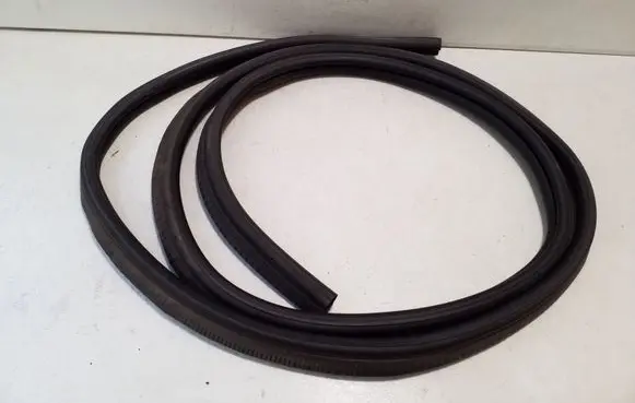 Dodge Nitro Trunk rubber seal (body) 