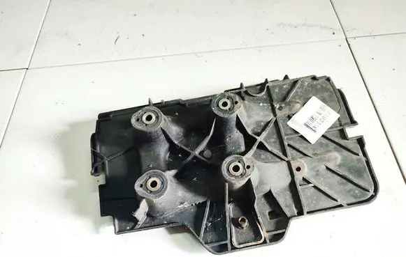 Skoda Octavia Mk1 (1U) Battery box tray 1J0915333