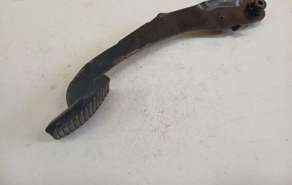 Peugeot 406 Clutch pedal 96334201A