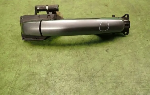 Suzuki Grand Vitara II Front door exterior handle 