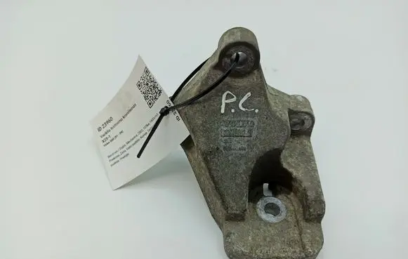 Volvo S60 Engine mounting bracket 08649262 3340