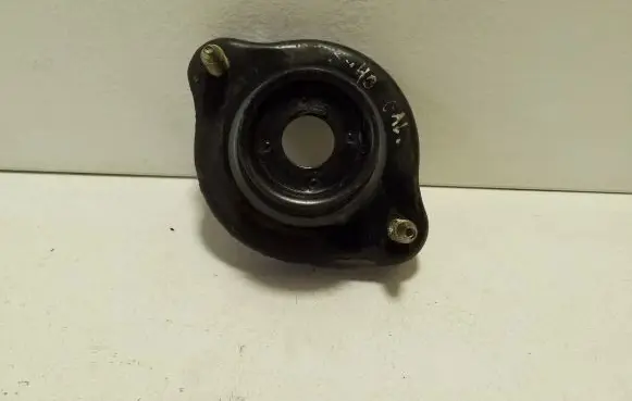 Volvo S40, V40 Front shock absorber mounting bracket 