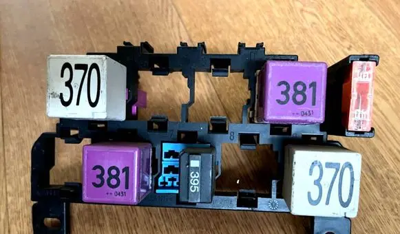 Audi A6 S6 C6 4F Fuse box set 4F0937503