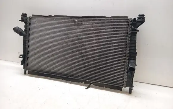 Ford Focus Coolant radiator 3M5H-8005-TL