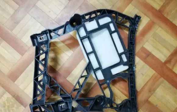 Mercedes-Benz ML W166 Bumper support mounting bracket corner MP1-A1668800312