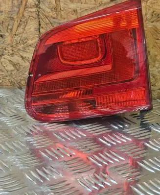 Volkswagen Tiguan Tailgate rear/tail lights 5N0945310 A046341 3191