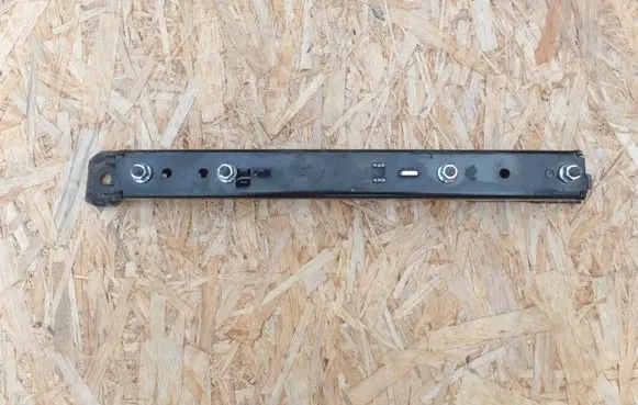 Hyundai i30 Front driver seat rail 5CL23539