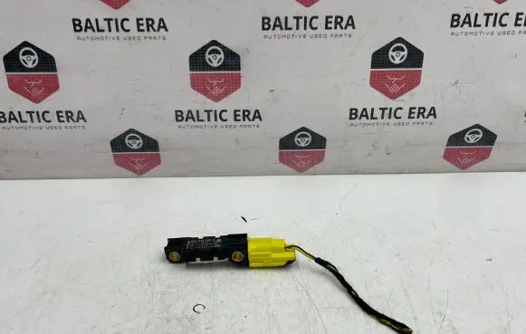 Audi A8 S8 D3 4E Airbag deployment crash/impact sensor 4B0959643D 011103 200605