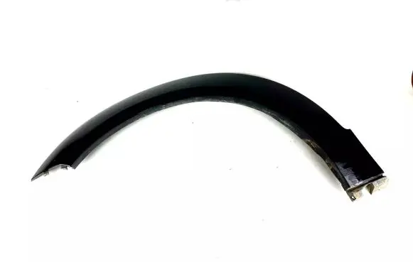 Subaru Outback Front arch trim 