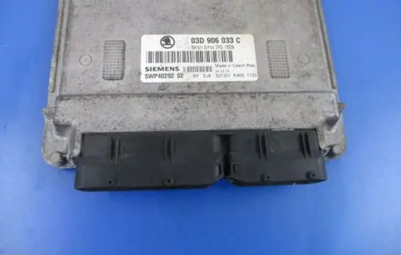 Skoda Fabia Mk1 (6Y) Engine control unit/module ECU 03D906033C