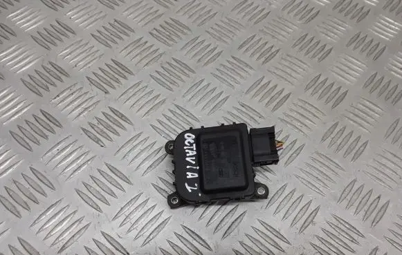 Skoda Octavia Mk1 (1U) Central body control module 1J1907511C
