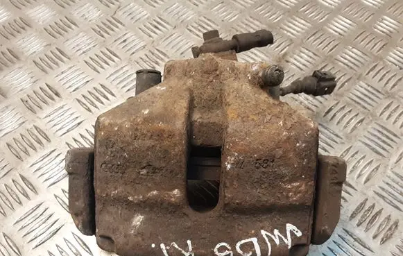 Volkswagen PASSAT B6 Front brake caliper