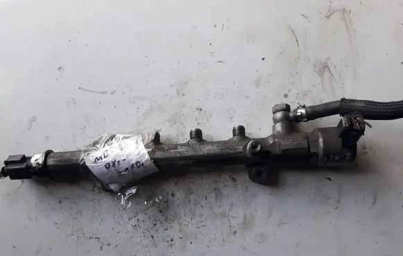 Mercedes-Benz E AMG W212 Fuel distributor A6510700495