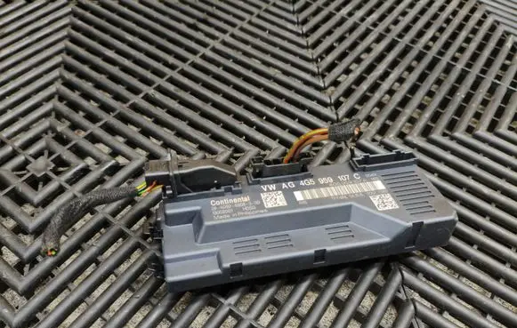 Audi A6 C7 Tailgate/trunk control unit/module 4G5959107C