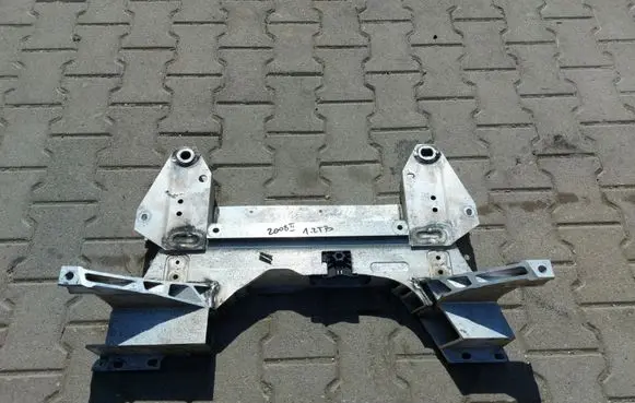 Peugeot 2008 II Front axle beam 9825331880