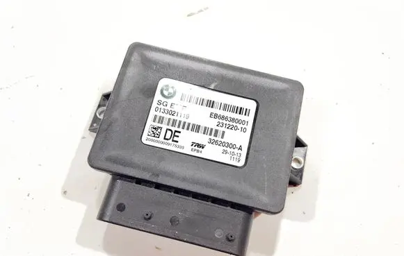 BMW 5 F10 F11 Hand brake control module 686380001