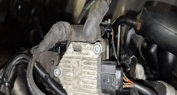 Audi A2 Ignition amplifier control unit 032905108