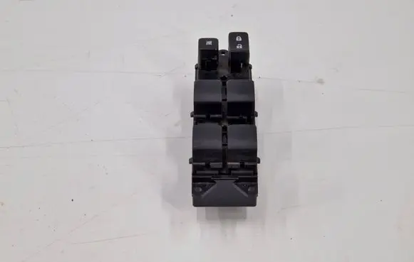 Mitsubishi Outlander Electric window control switch 8608A248