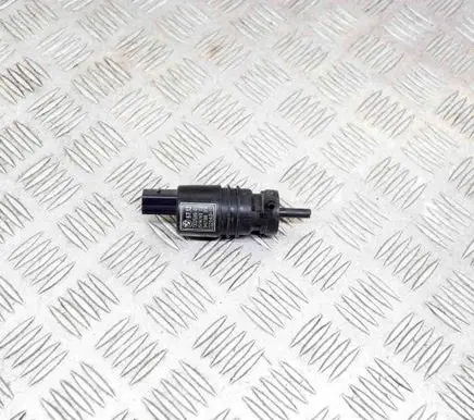 BMW 4 F32 F33 Windscreen/windshield washer pump 7302589