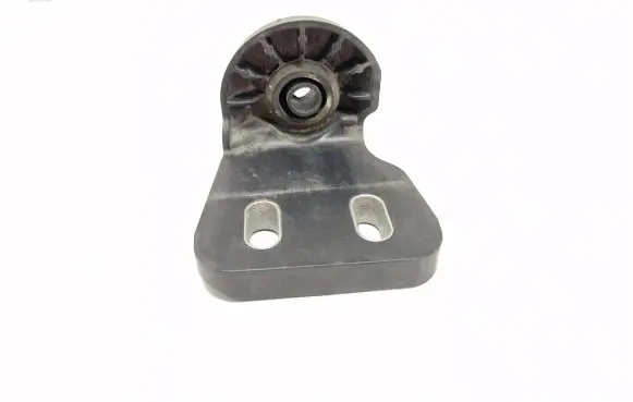 Radiator mount bracket