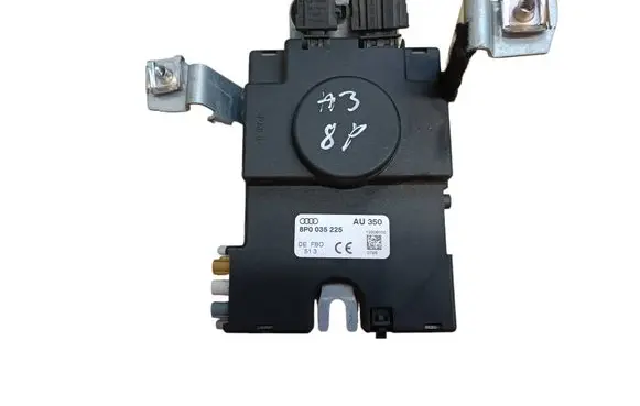 Audi A3 S3 8P Antenna control unit 8P0035225 12006100